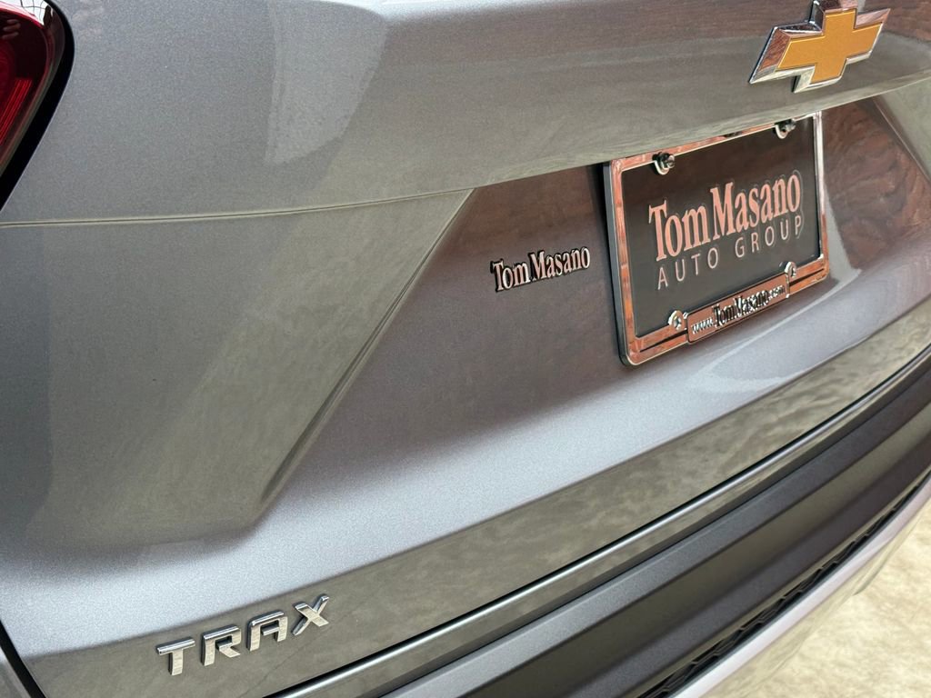 Used 2024 Chevrolet Trax LT w/ LT Convenience Package image 9