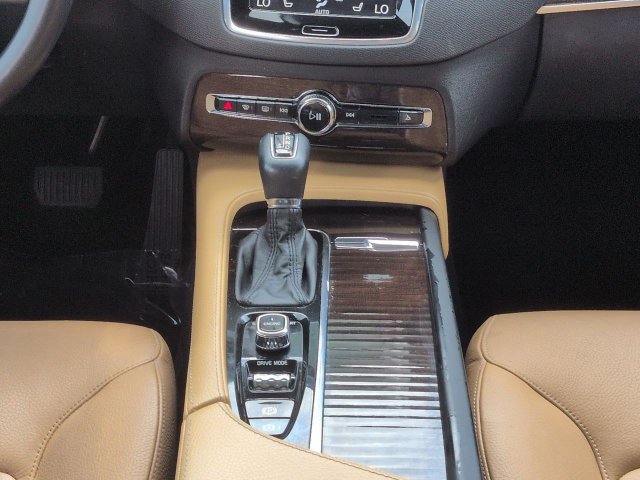 Used 2017 Volvo XC90 T6 Momentum w/ Vision Package AWD/4WD image 21