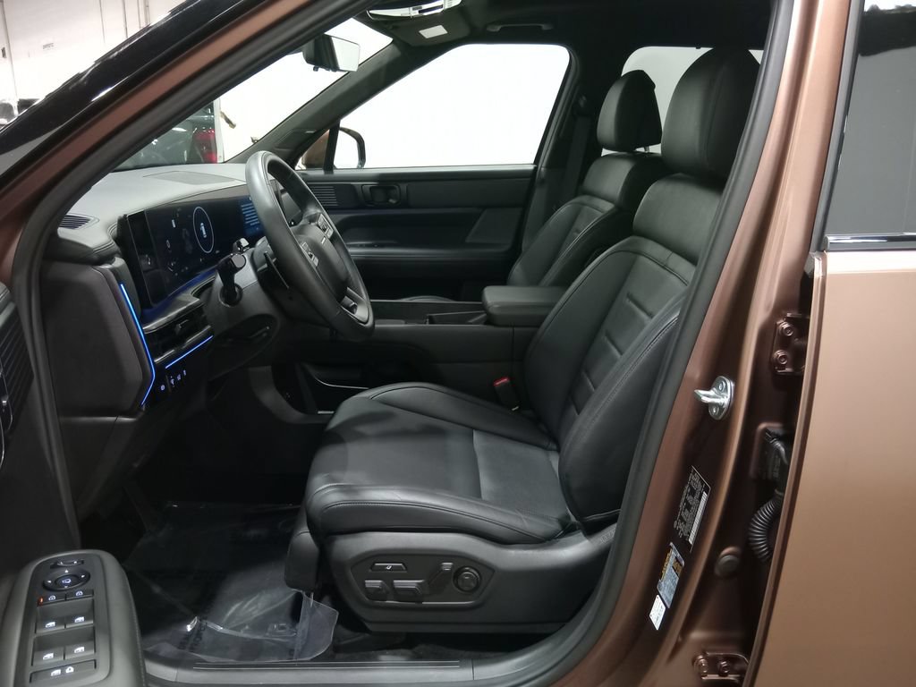 Used 2025 Hyundai Santa Fe Calligraphy AWD/4WD image 15