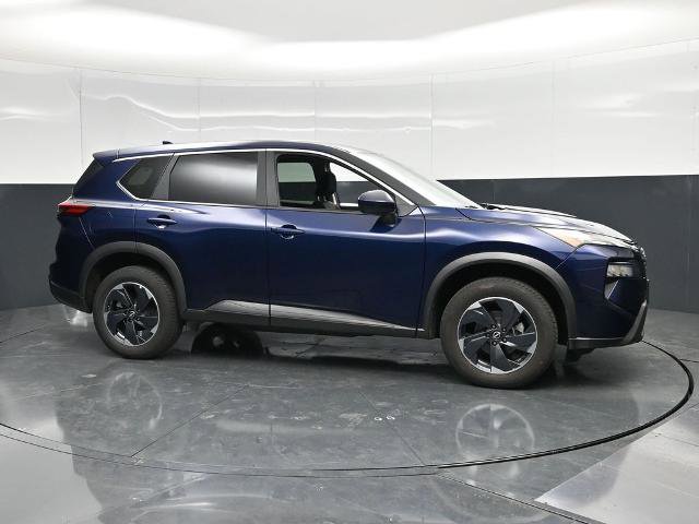 Used 2025 Nissan Rogue SV AWD/4WD image 5