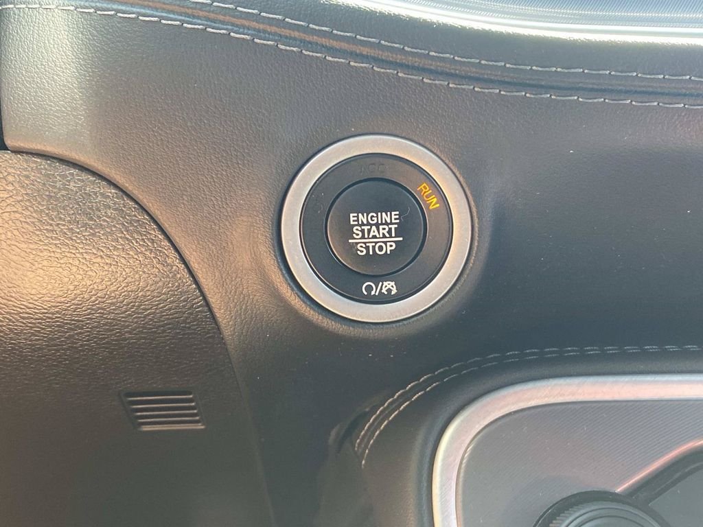 Used 2022 Dodge Challenger R/T Scat Pack RWD image 31