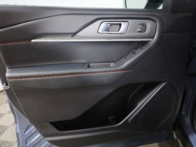 Certified 2025 Ford Explorer ST-Line w/ Premium Package AWD/4WD image 32