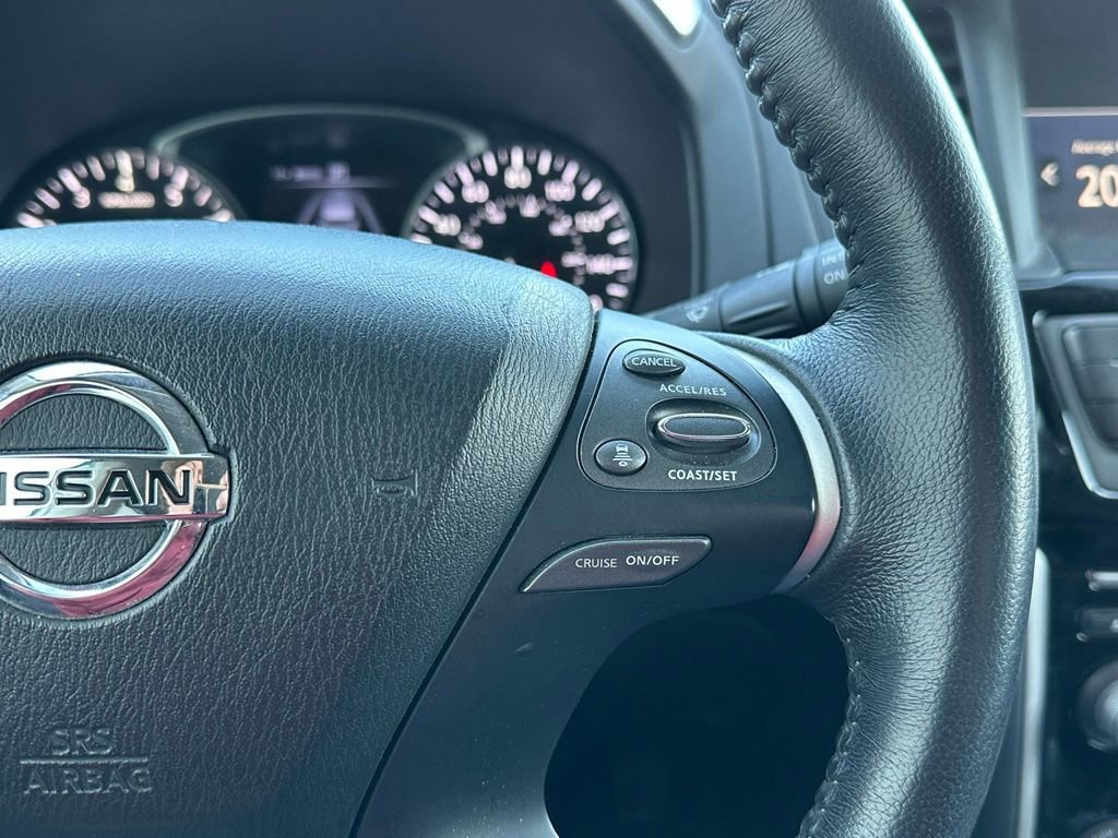 Used 2020 Nissan Pathfinder SV image 26