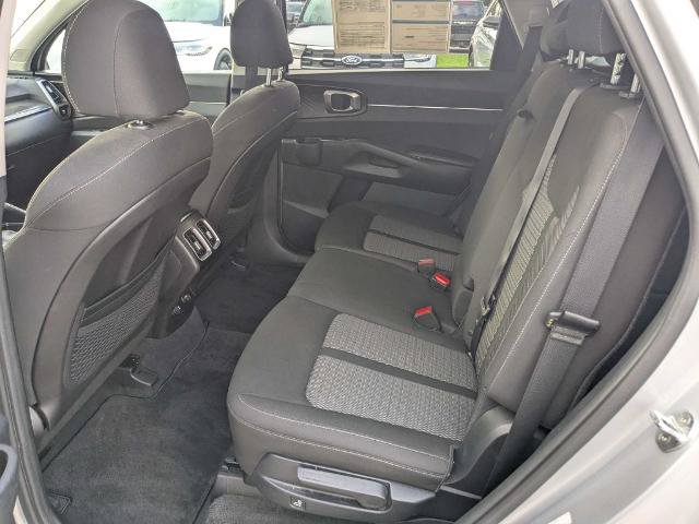 Used 2022 Kia Sorento LX FWD image 14