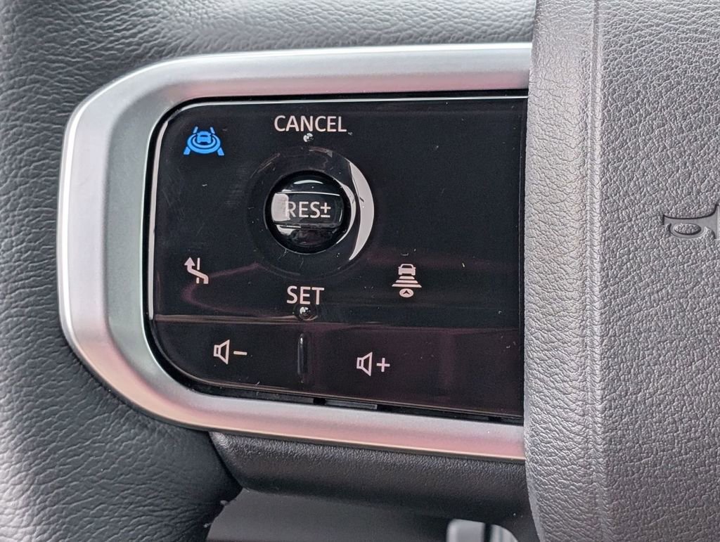 Used 2025 Nissan Armada Platinum image 29