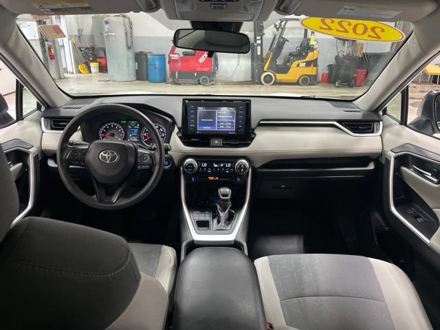 Used 2022 Toyota RAV4 XLE AWD/4WD image 44