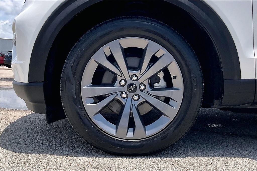 Certified 2023 Ford Explorer XLT w/ Equipment Group 202A RWD image 35