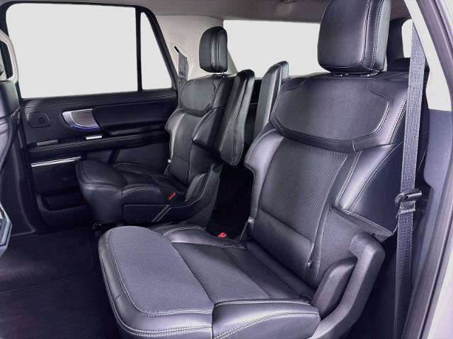 Certified 2025 Ford Expedition Max Platinum w/ Driver's Package AWD/4WD image 26