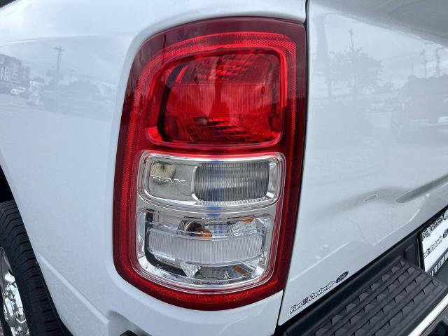 Used 2022 RAM 2500 Tradesman w/ Chrome Appearance Group AWD/4WD image 11