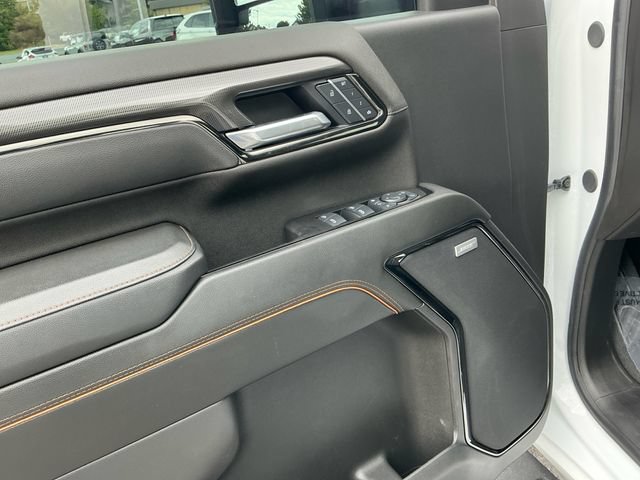 Used 2025 GMC Sierra 2500 AT4 w/ AT4 Premium Plus Package AWD/4WD image 11