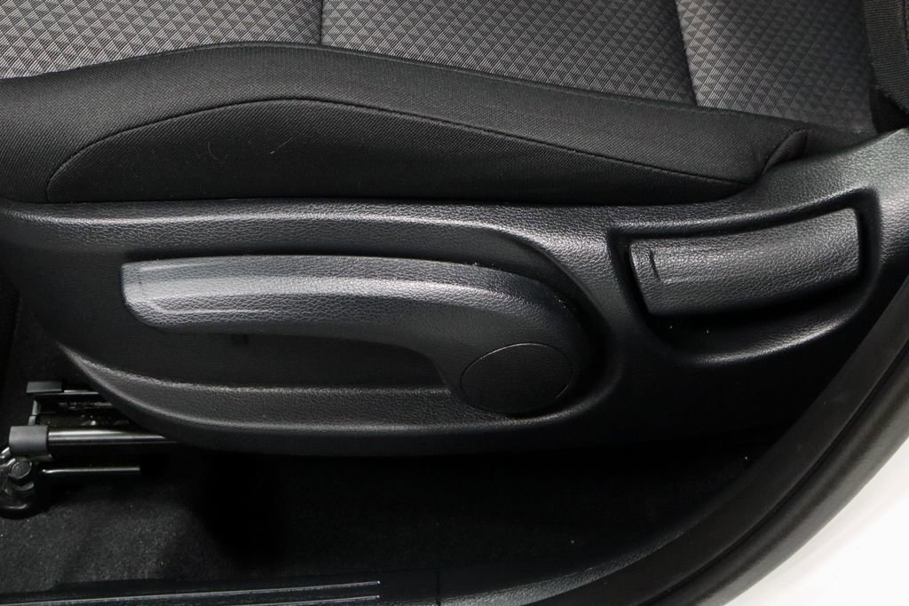 Used 2025 Kia Soul LX w/ LX Technology Package image 24