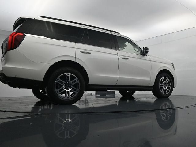 Certified 2025 Ford Expedition Active AWD/4WD image 40