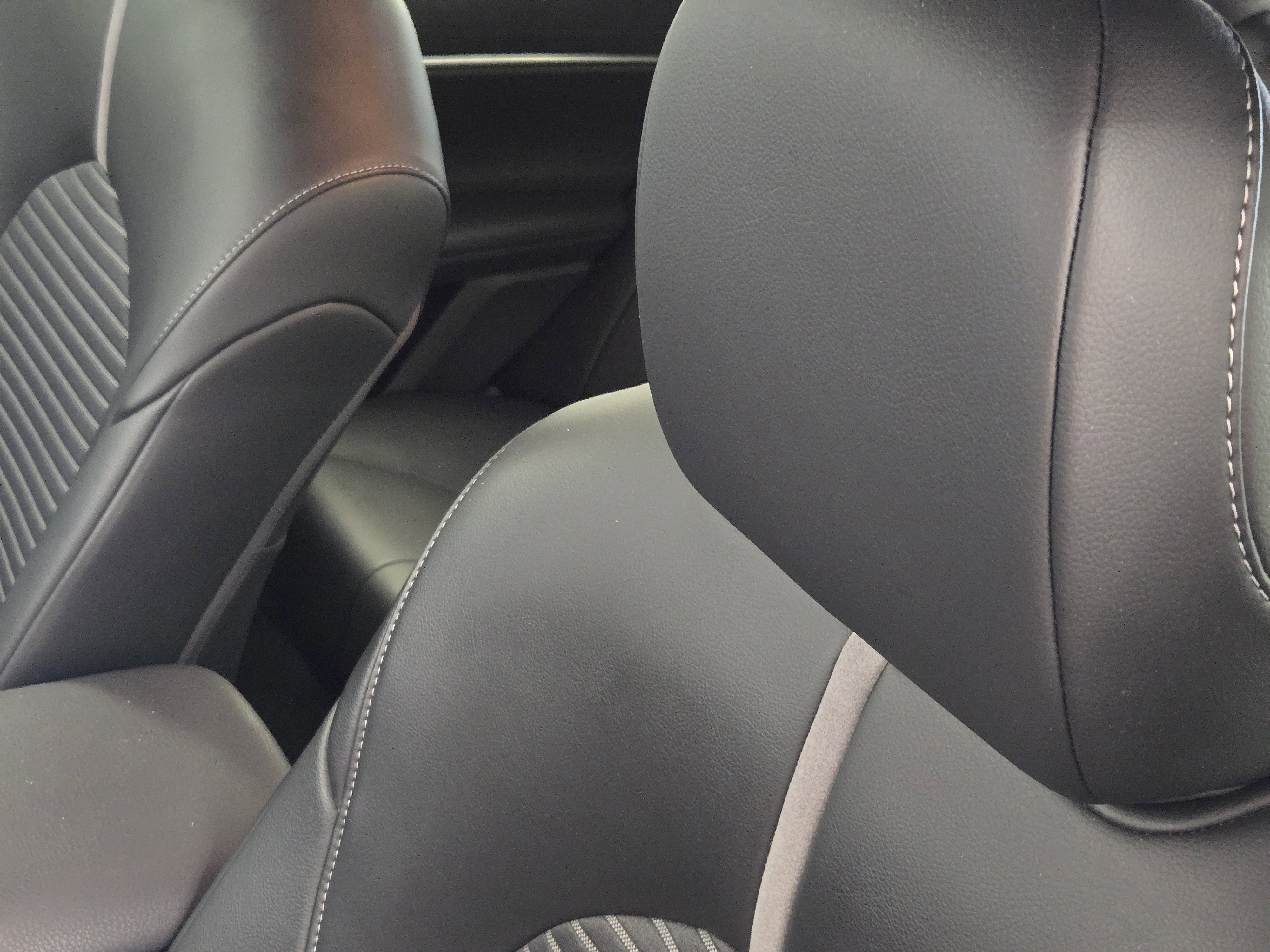 Used 2022 Toyota Camry SE image 16