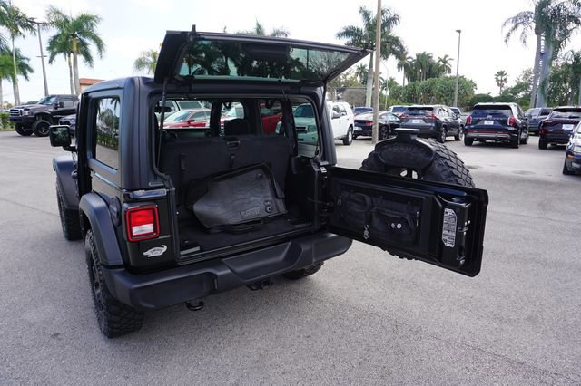 Used 2022 Jeep Wrangler Willys image 2