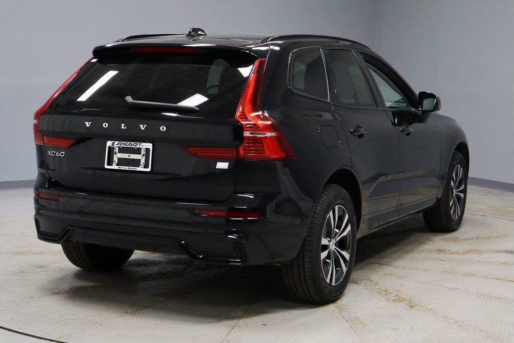 Used 2024 Volvo XC60 T8 Core image 5