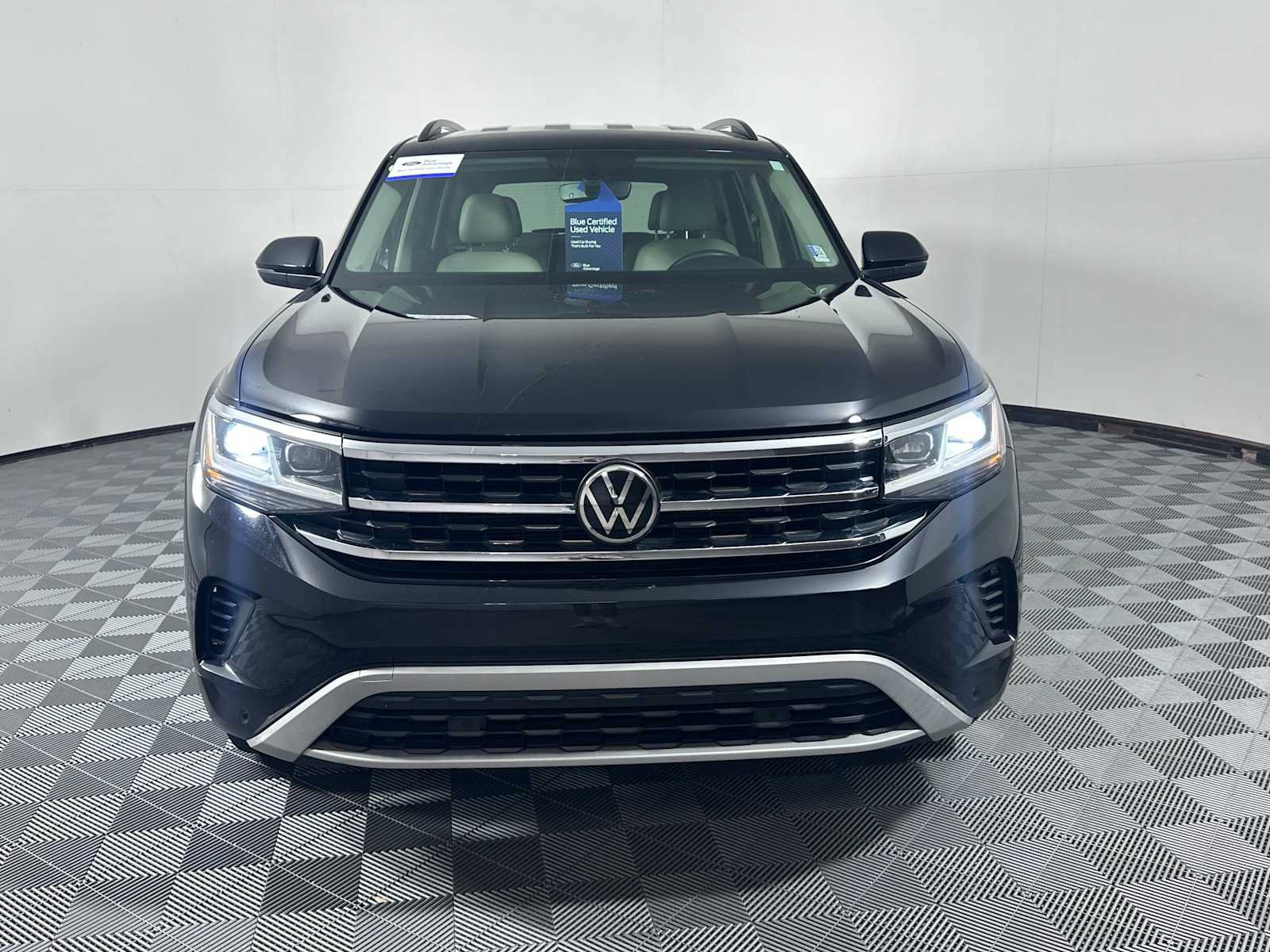 Used 2022 Volkswagen Atlas SE w/ Black Wheel Package AWD/4WD image 2