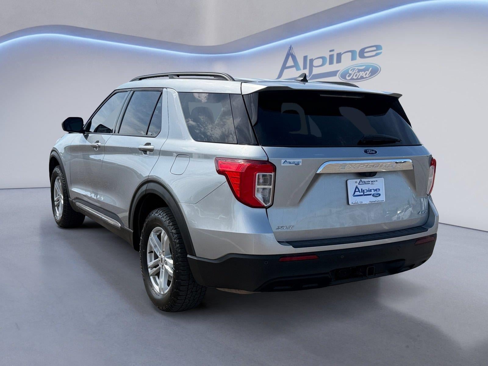 Certified 2024 Ford Explorer XLT w/ Class IV Trailer Tow Package AWD/4WD image 3