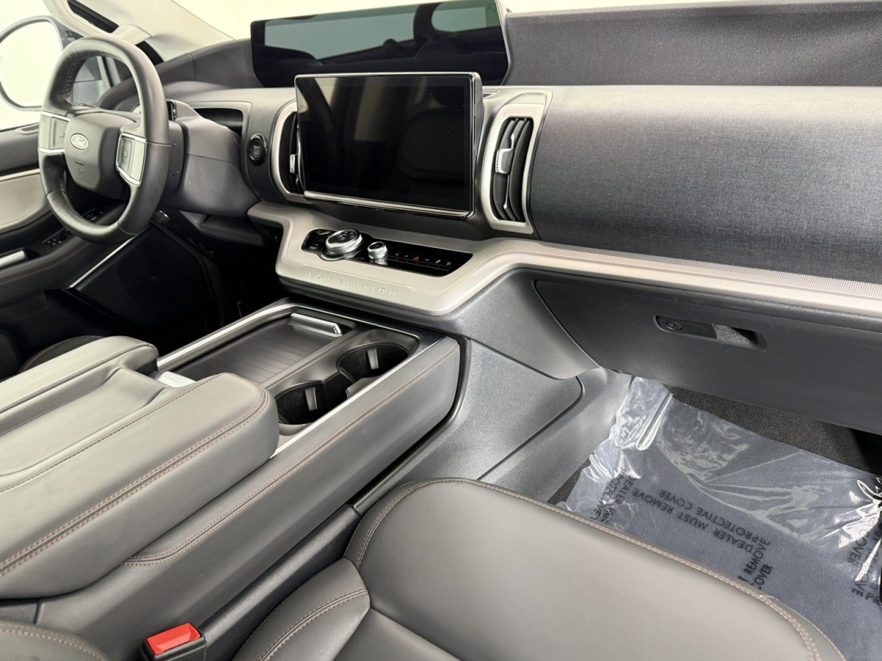 Certified 2025 Ford Expedition Active AWD/4WD image 11