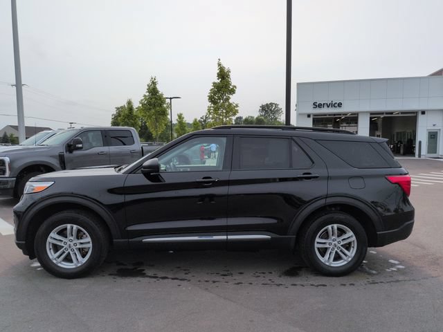 Certified 2023 Ford Explorer XLT w/ Equipment Group 202A AWD/4WD image 2