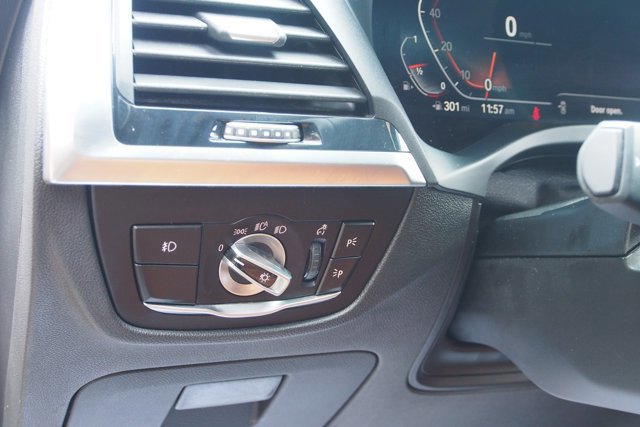 Used 2020 BMW X4 xDrive30i w/ M Sport Package 2 image 21