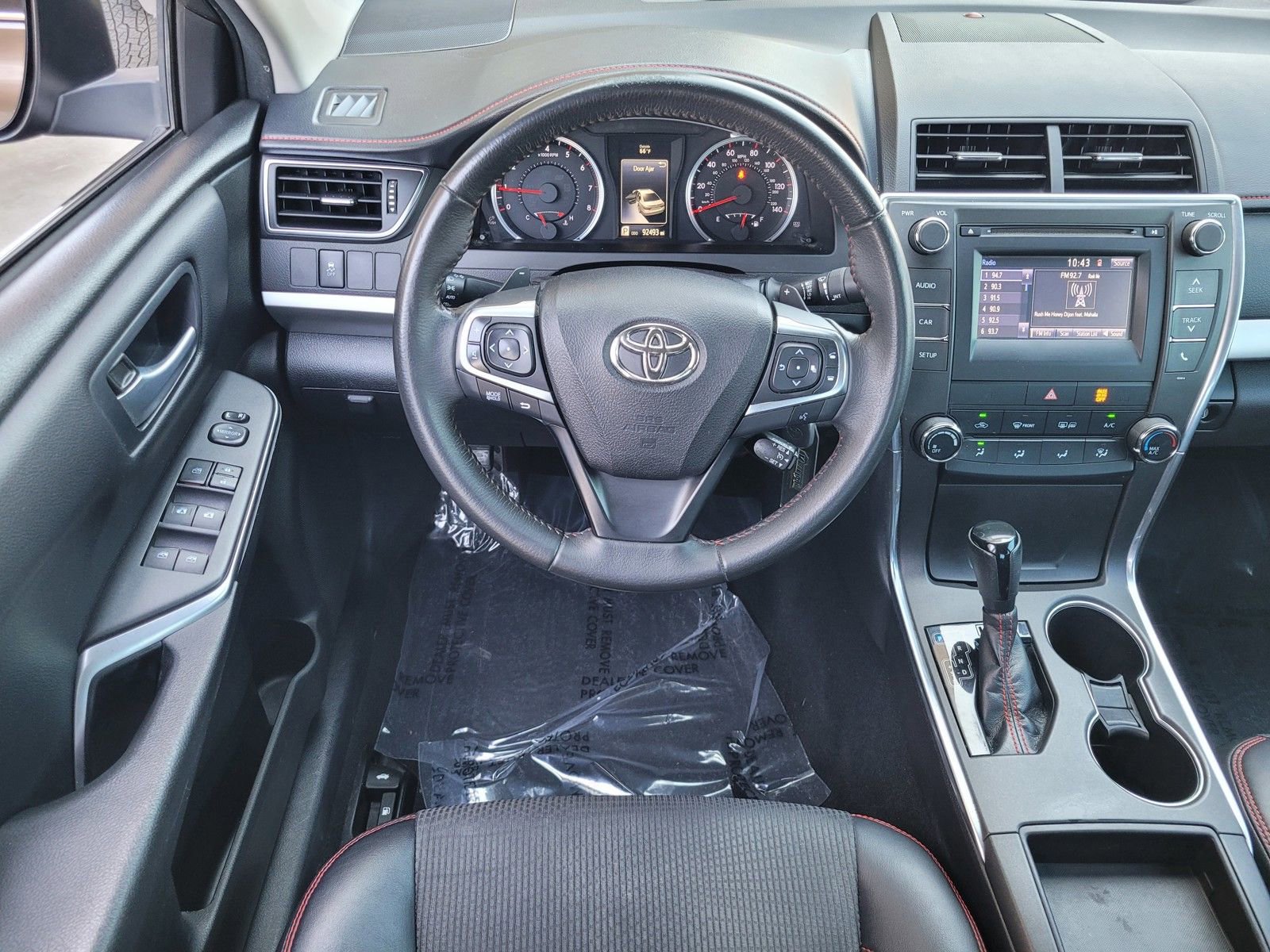 Used 2017 Toyota Camry SE FWD image 11