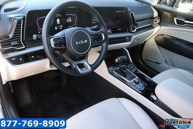 Used 2023 Kia Sportage EX image 11
