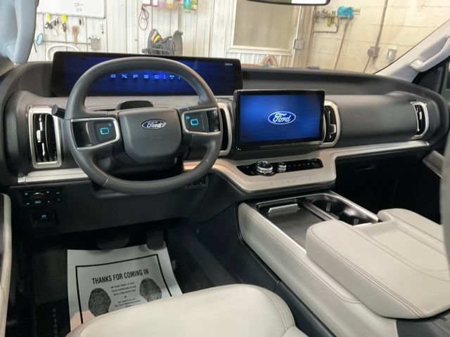 Certified 2025 Ford Expedition Active AWD/4WD image 9