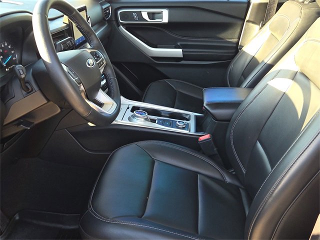 Certified 2022 Ford Explorer XLT w/ Equipment Group 202A image 18