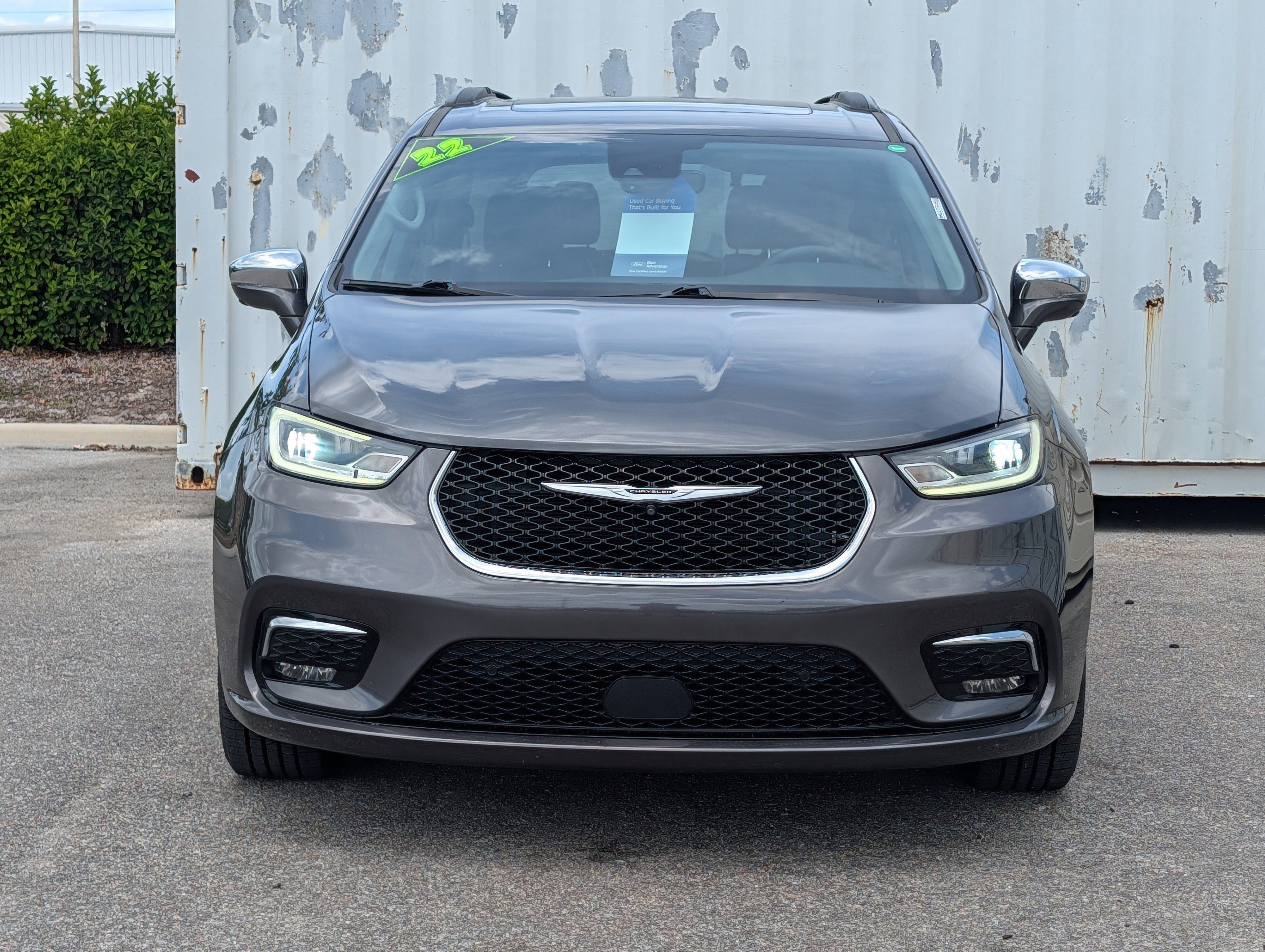 Used 2022 Chrysler Pacifica Limited image 8