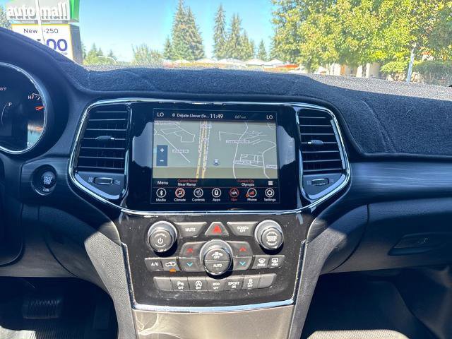Used 2020 Jeep Grand Cherokee Altitude AWD/4WD image 27