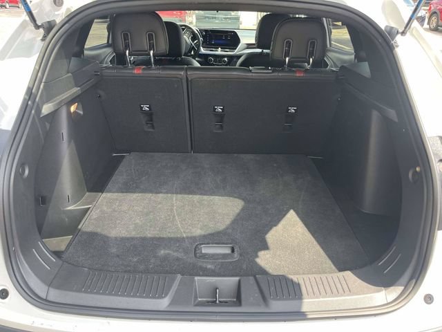 Used 2025 Chevrolet Trax RS w/ Sunroof Package FWD image 12
