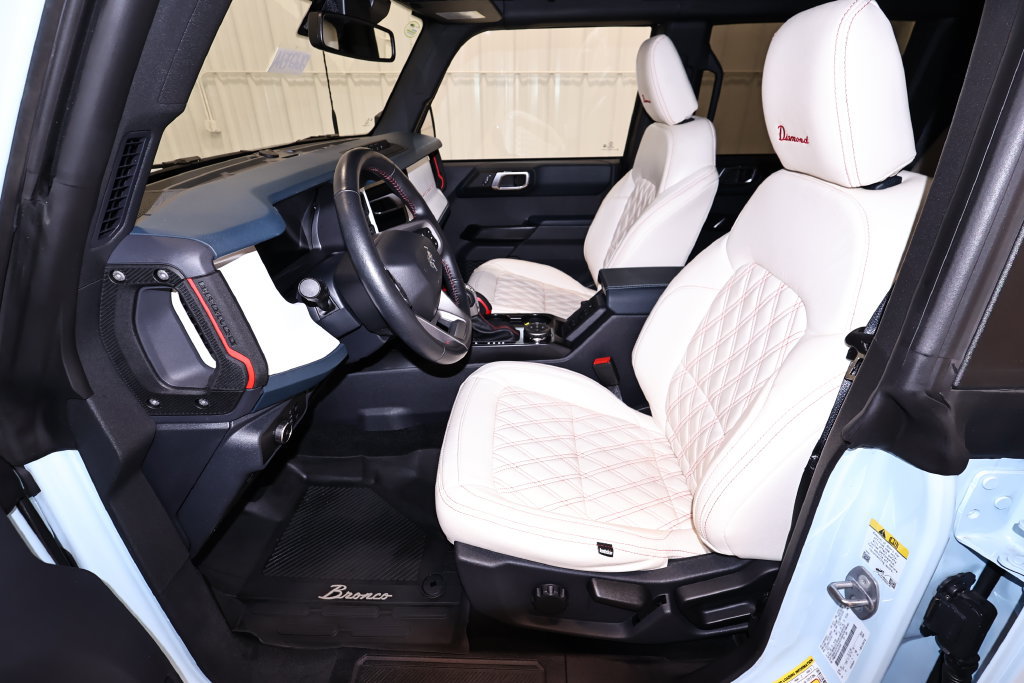 Certified 2025 Ford Bronco Heritage Edition AWD/4WD image 12