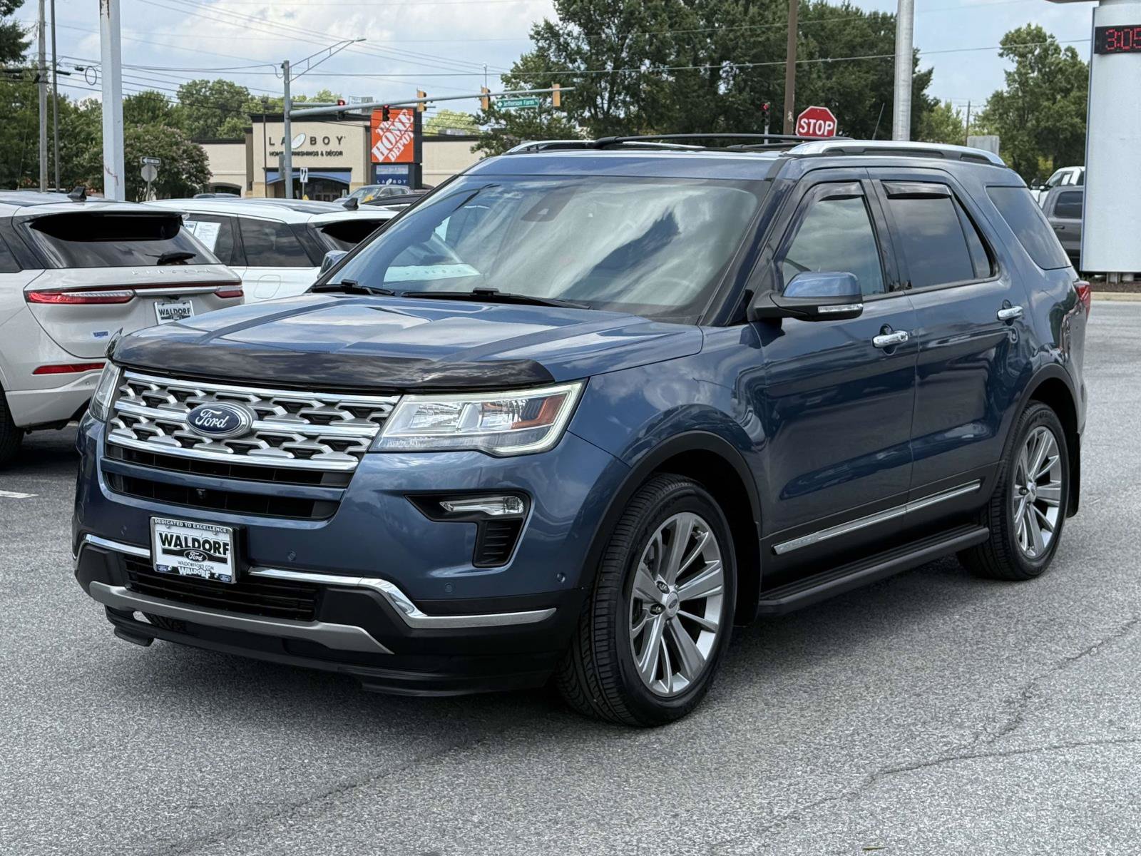 Certified 2018 Ford Explorer Limited w/ Equipment Group 301A AWD/4WD image 5