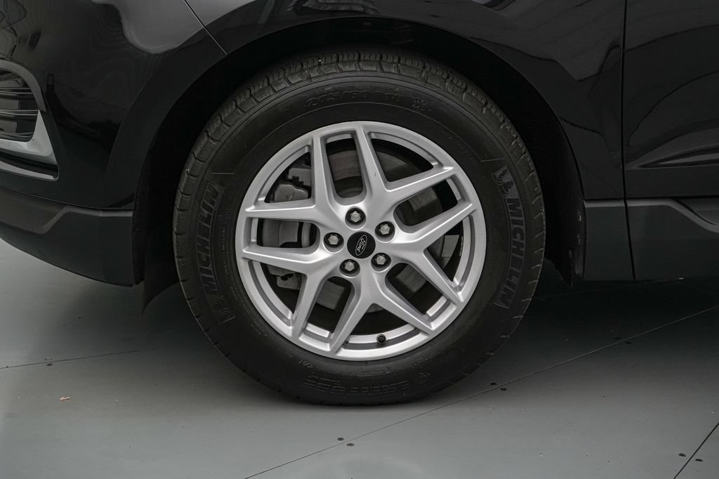Certified 2024 Ford Edge SEL AWD/4WD image 11