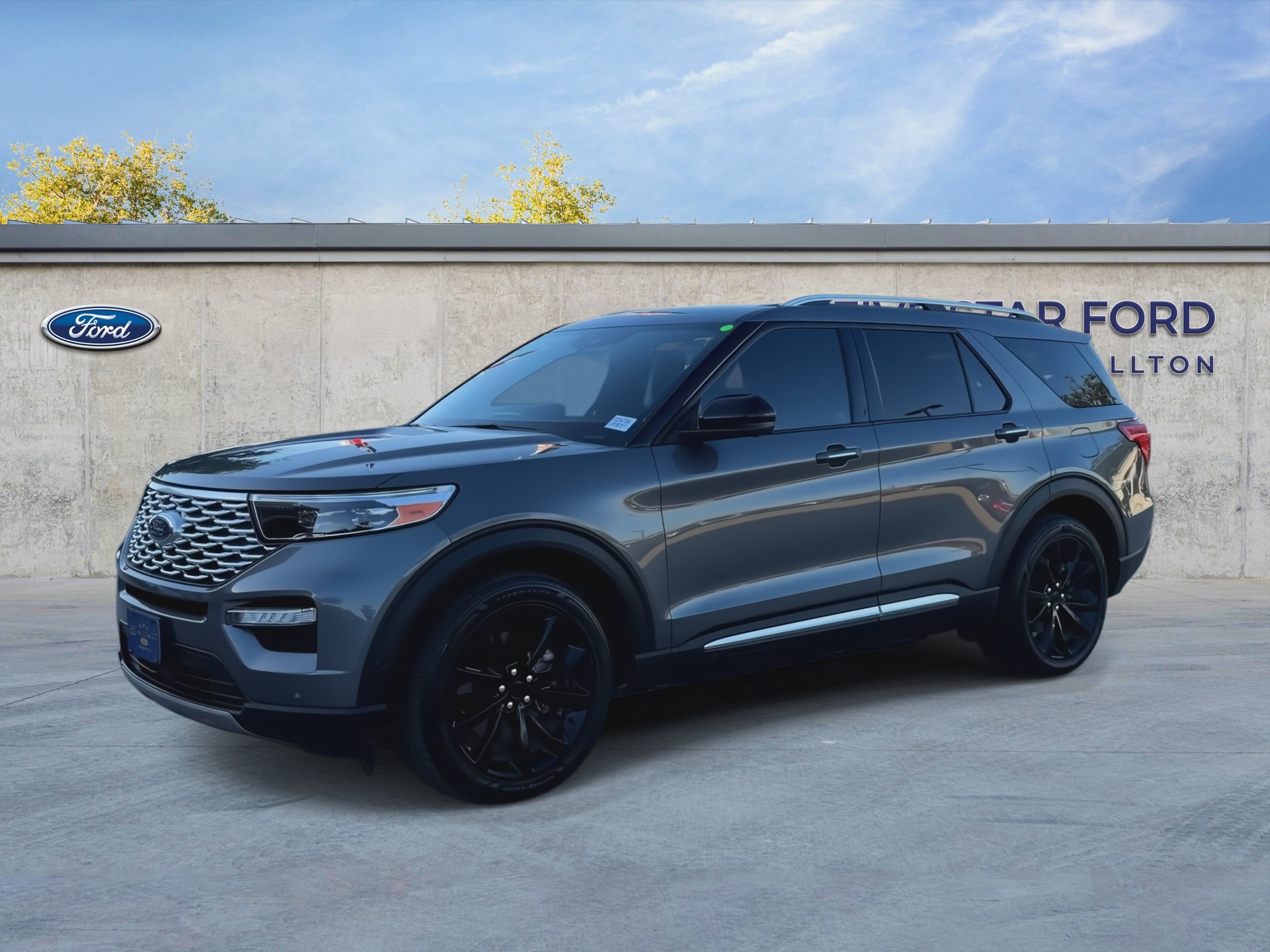 Certified 2023 Ford Explorer Platinum w/ Technology Package RWD image 4