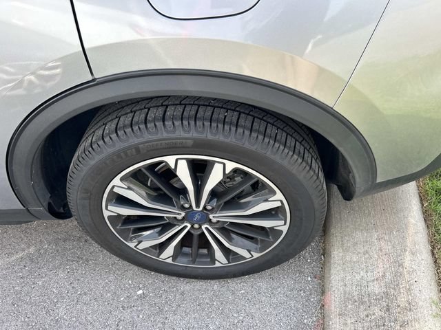Certified 2022 Ford Escape SE w/ SE Sport Appearance Package FWD image 9