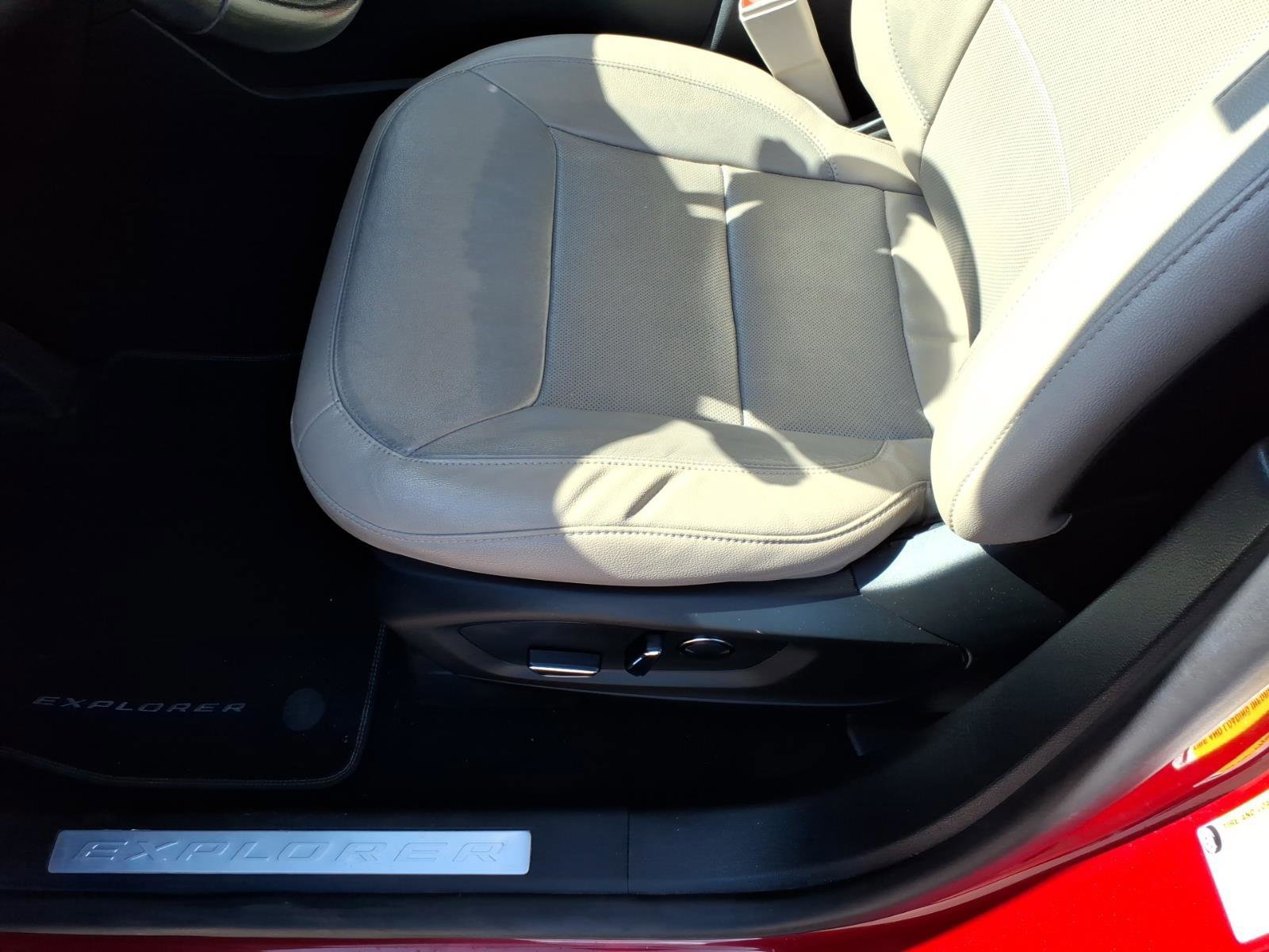 Certified 2020 Ford Explorer Limited image 18