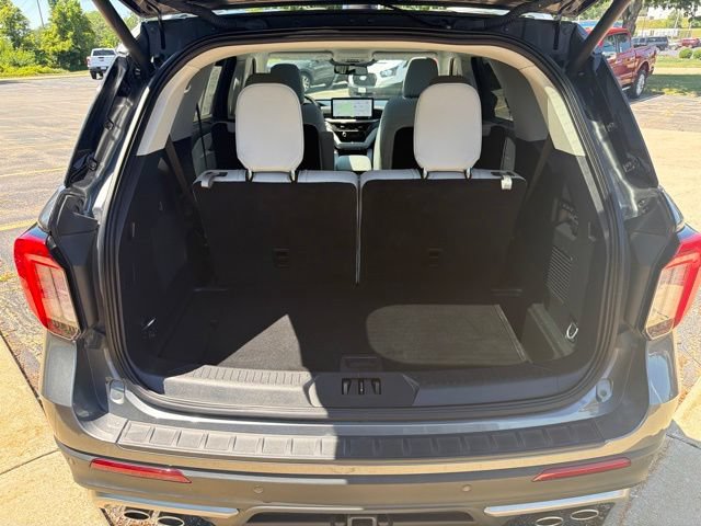 Certified 2025 Ford Explorer Platinum w/ Ultimate Package AWD/4WD image 29