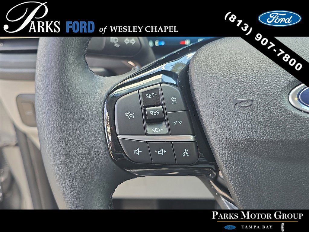 Certified 2023 Ford Escape Platinum w/ Class II Trailer Tow Package image 31