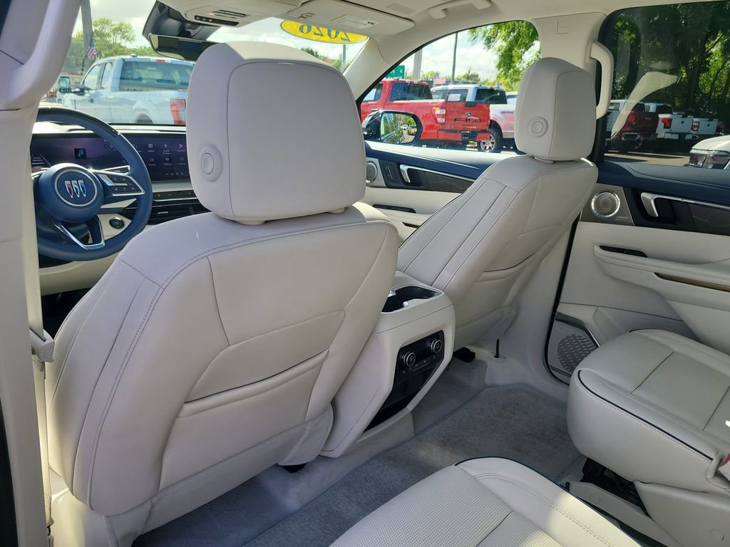 Used 2026 Buick Enclave Avenir w/ Super Cruise Package FWD image 12