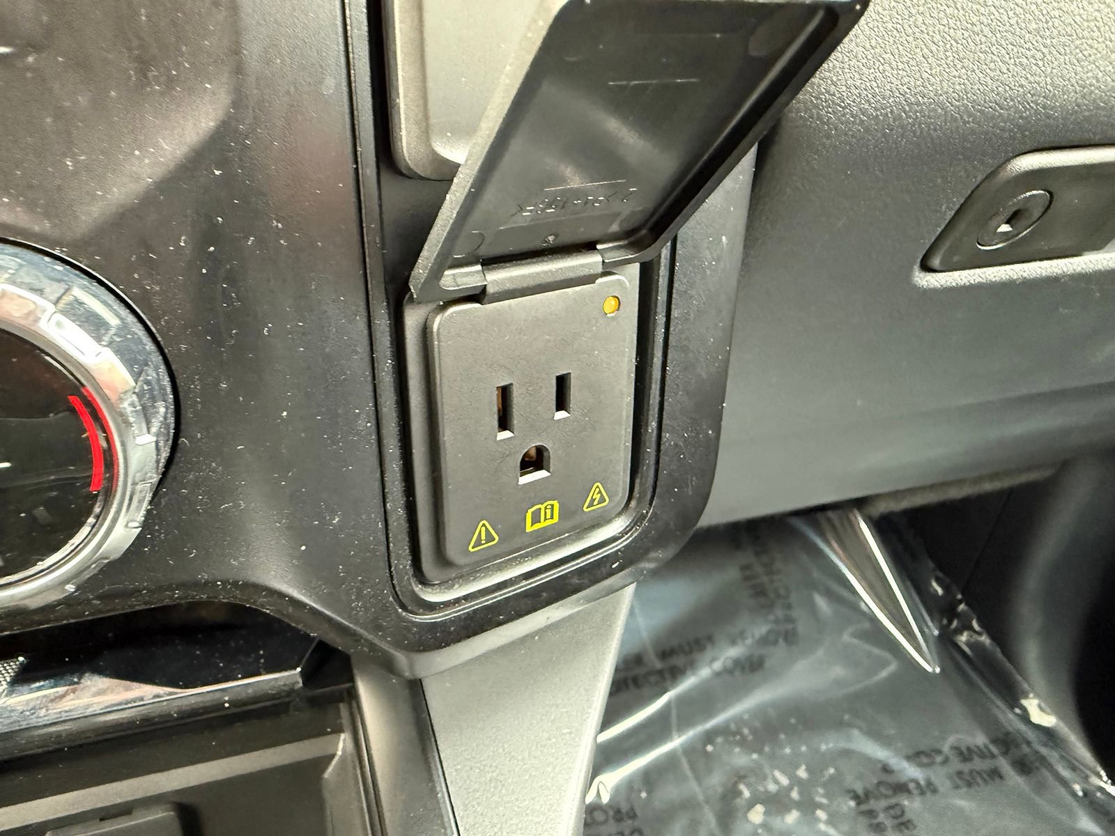 Certified 2024 Ford F250 Lariat w/ Chrome Package image 32