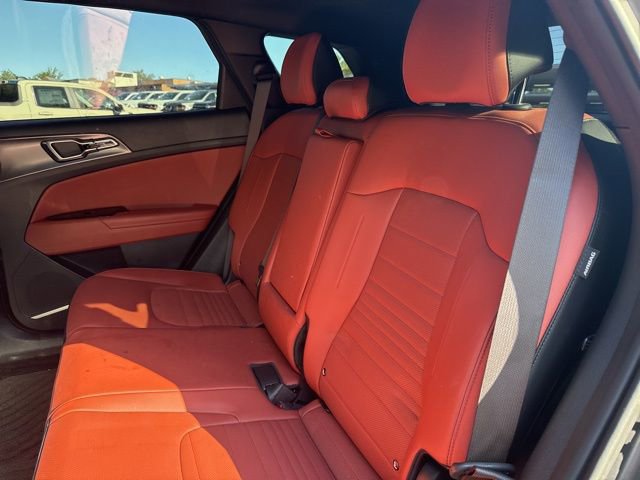 Used 2025 Kia Sportage SX Prestige image 11