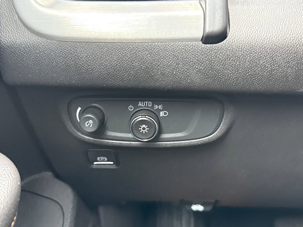 Used 2020 GMC Terrain SLE w/ Driver Convenience Package image 25