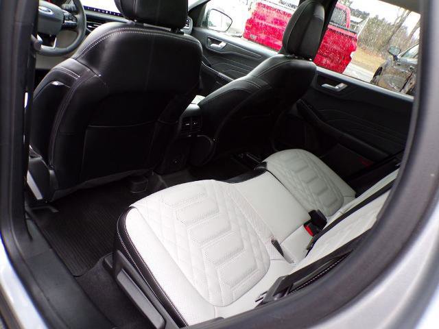 Certified 2023 Ford Escape Platinum w/ Premium Technology Package image 19