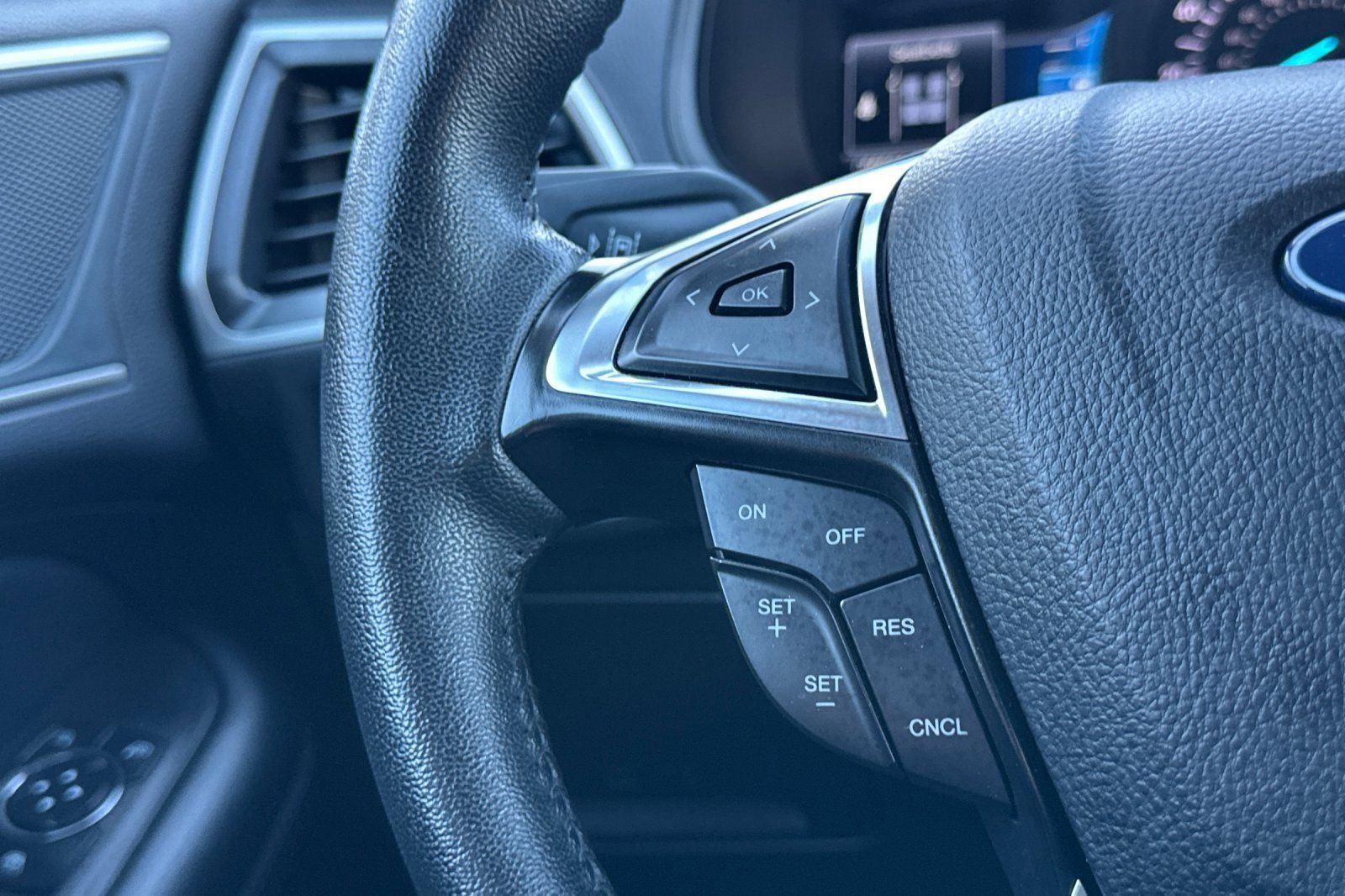 Certified 2024 Ford Edge SEL image 36