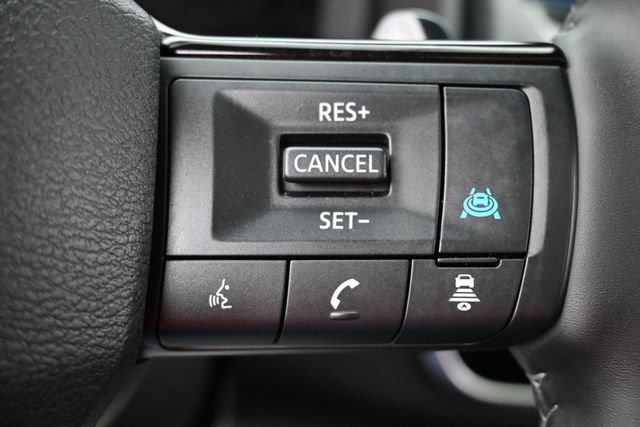 Used 2025 Nissan Rogue Platinum w/ Platinum Premium Package FWD image 17