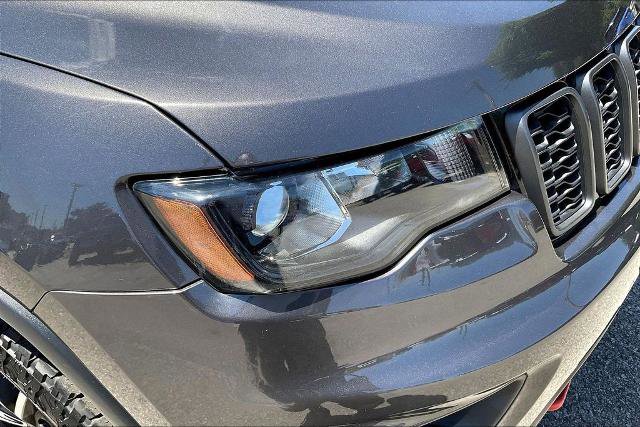 Used 2020 Jeep Grand Cherokee Trailhawk w/ Trailhawk Luxury Group AWD/4WD image 32