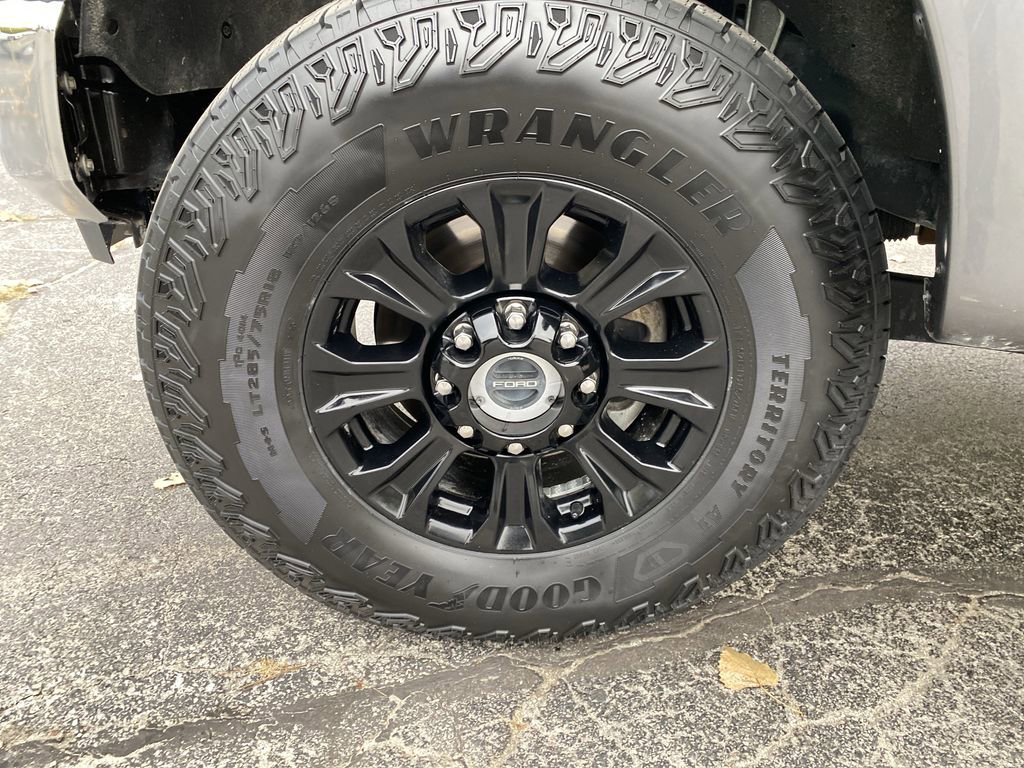 Certified 2022 Ford F350 Lariat w/ Tremor Off-Road Package image 53