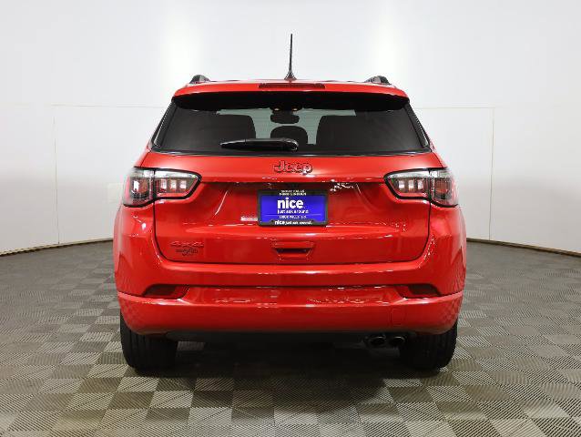 Used 2022 Jeep Compass Limited image 3