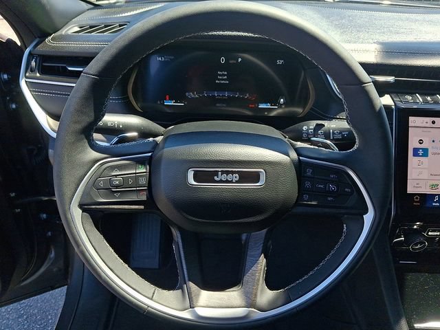 Used 2025 Jeep Grand Cherokee Limited AWD/4WD image 19